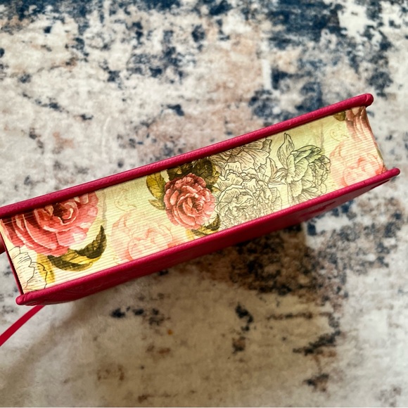 My Creative Bible KJV Journaling Bible - Picture 9 of 12